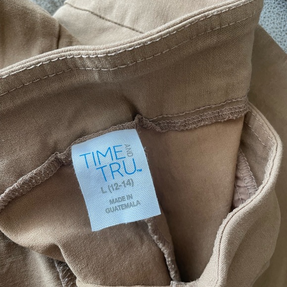 Capris - Picture 3 of 3